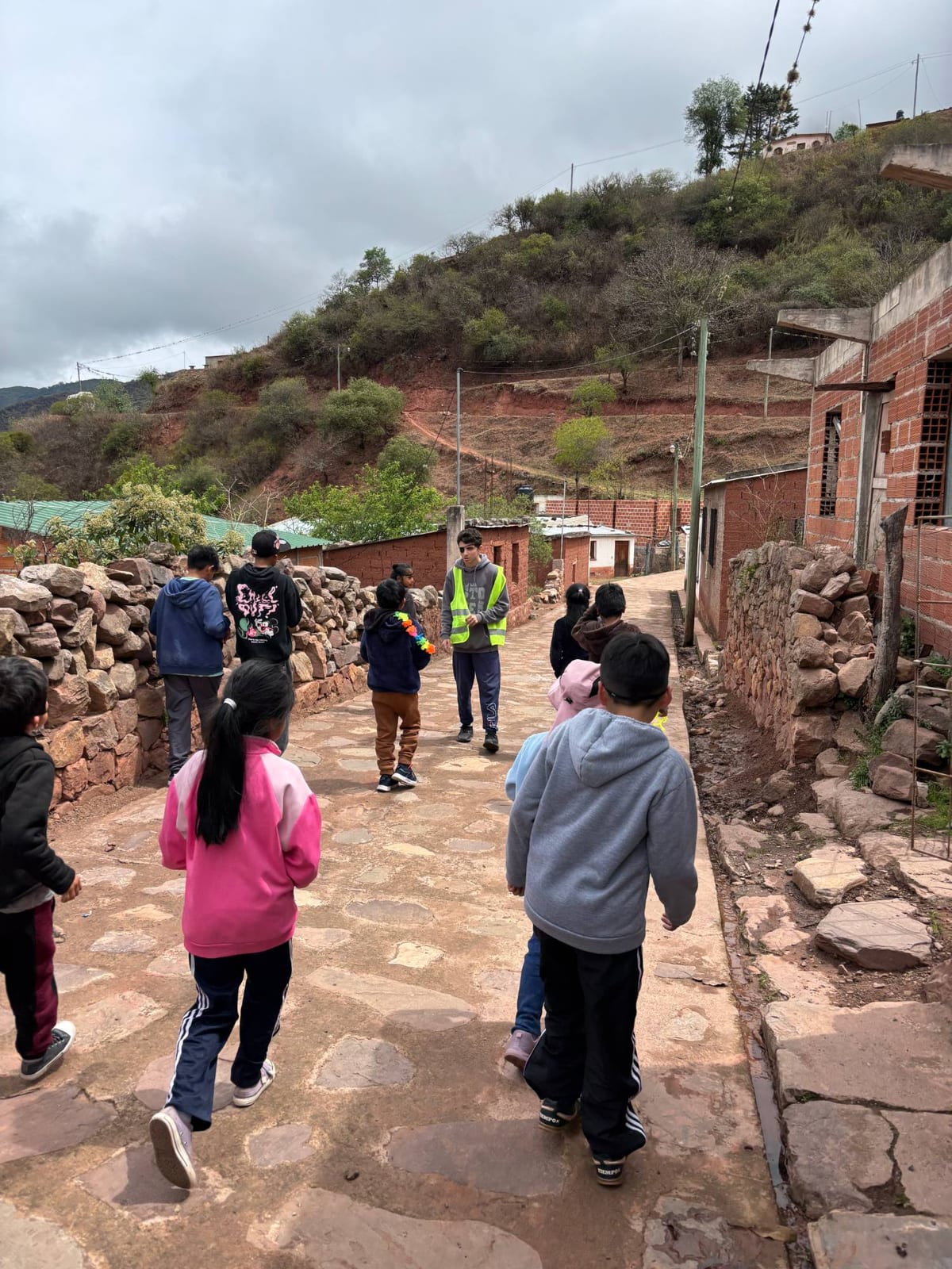 Caminata por las calles del pueblo
